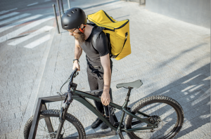 金融出海客服系统：定义、功能、优势、应用场景及发展趋势